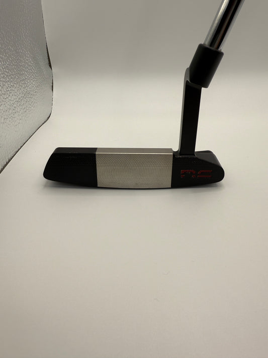 NEW - Never Compromise Reserve 1 Contrast Putter Customized with UST All-In Shaft 34.5"